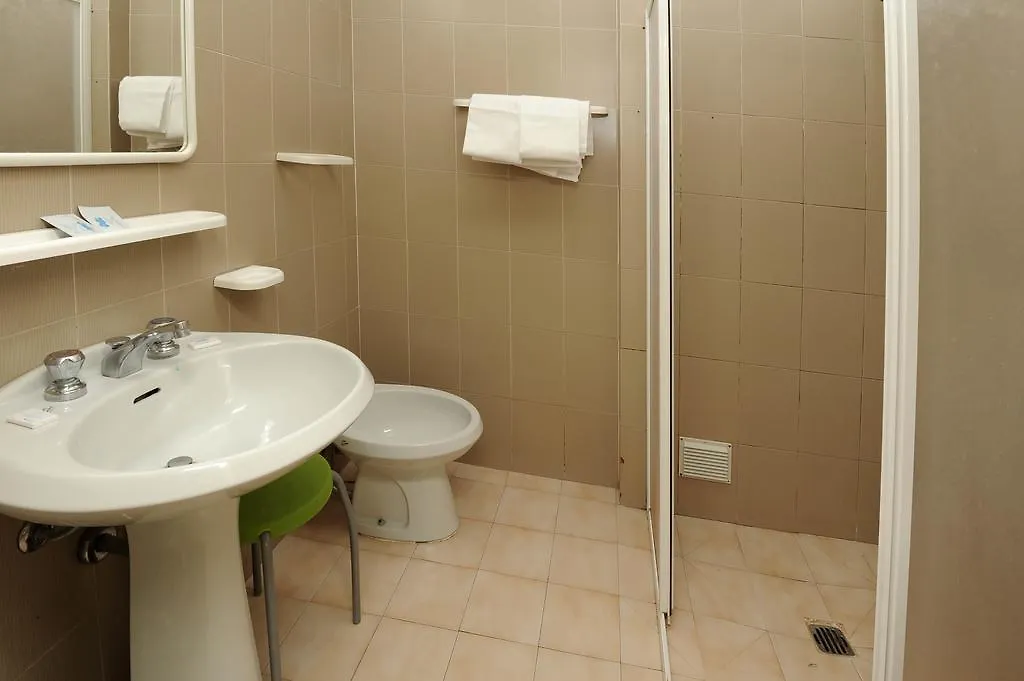 Hotel Marina مونتيكاتيني تيرمي